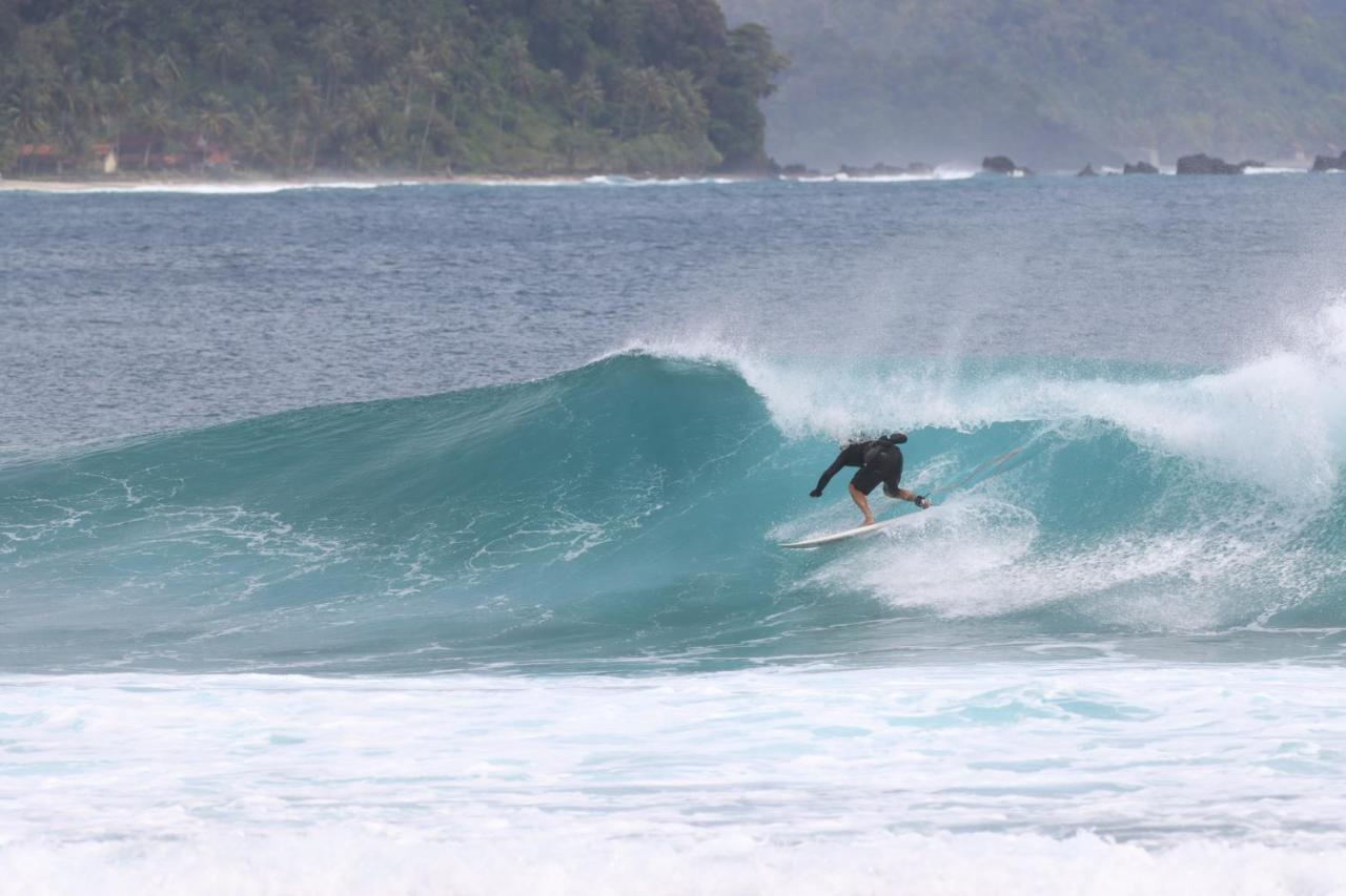 Rumah Nalu Surf Camp Krui Εξωτερικό φωτογραφία