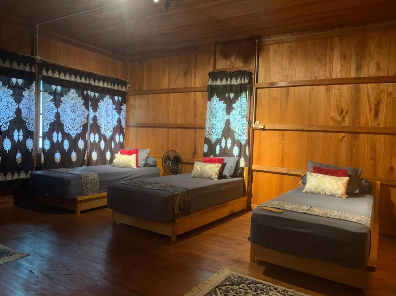 Rumah Nalu Surf Camp Krui Εξωτερικό φωτογραφία